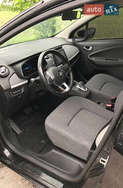 Хэтчбек Renault Zoe 2021 в 
