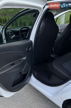 Хэтчбек Renault Zoe 2018 в 