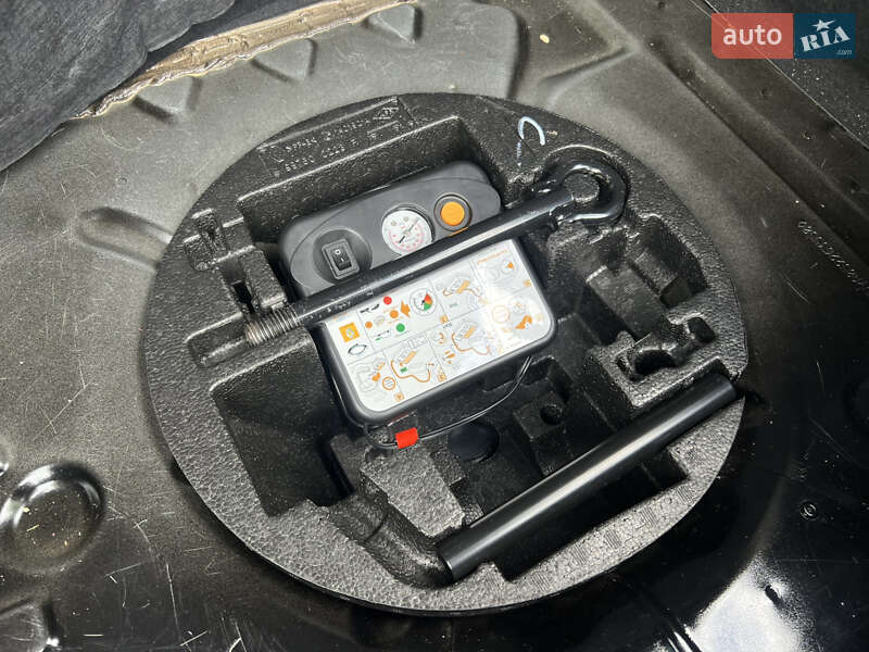 Хэтчбек Renault Zoe 2014 в Хмельницком