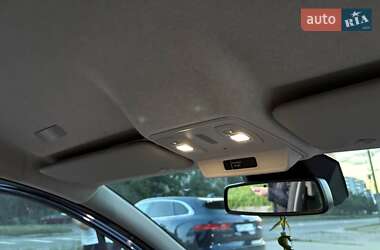 Хэтчбек Renault Zoe 2020 в 