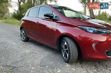 Хэтчбек Renault Zoe 2017 в 