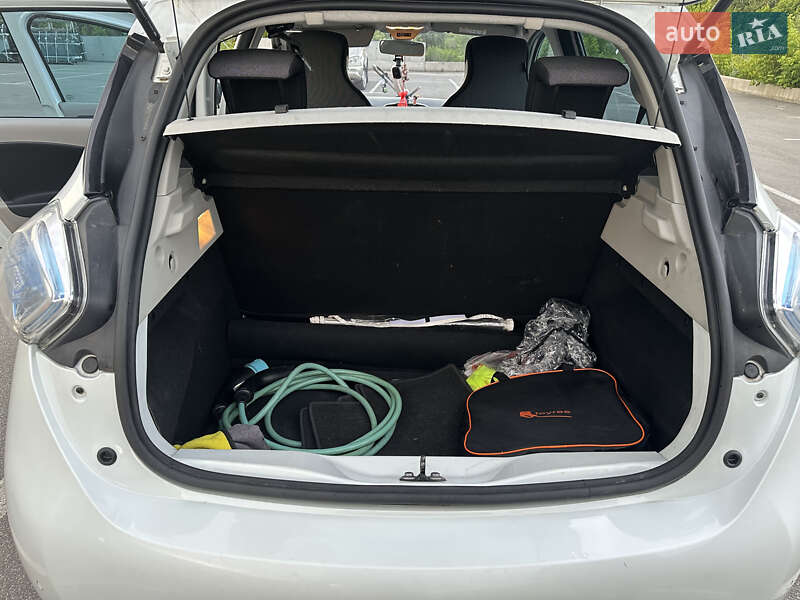 Хэтчбек Renault Zoe 2015 в Киеве
