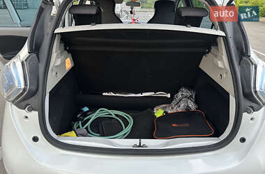 Хэтчбек Renault Zoe 2015 в 