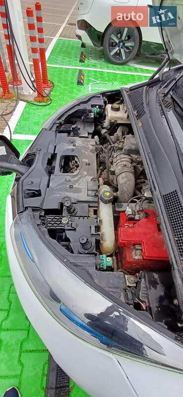 Хэтчбек Renault Zoe 2015 в Киеве фото 10 Хэтчбек Renault Zoe 2015 в Киеве