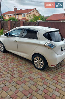Хэтчбек Renault Zoe 2014 в 