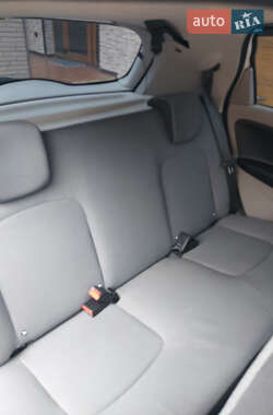 Хэтчбек Renault Zoe 2014 в 