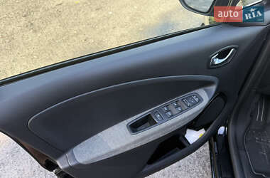 Хэтчбек Renault Zoe 2020 в 