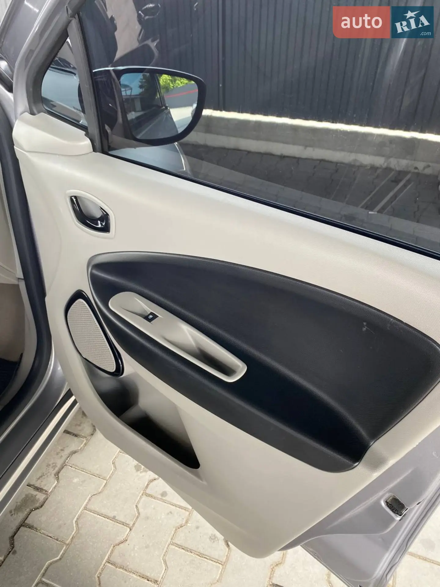 2015 Renault ZOE - мініатюра 19