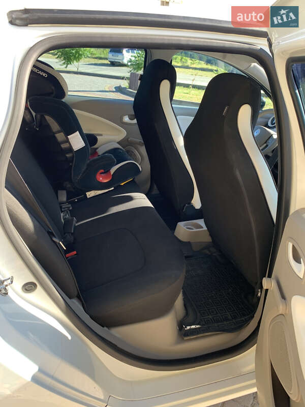 Хэтчбек Renault Zoe 2014 в Львове