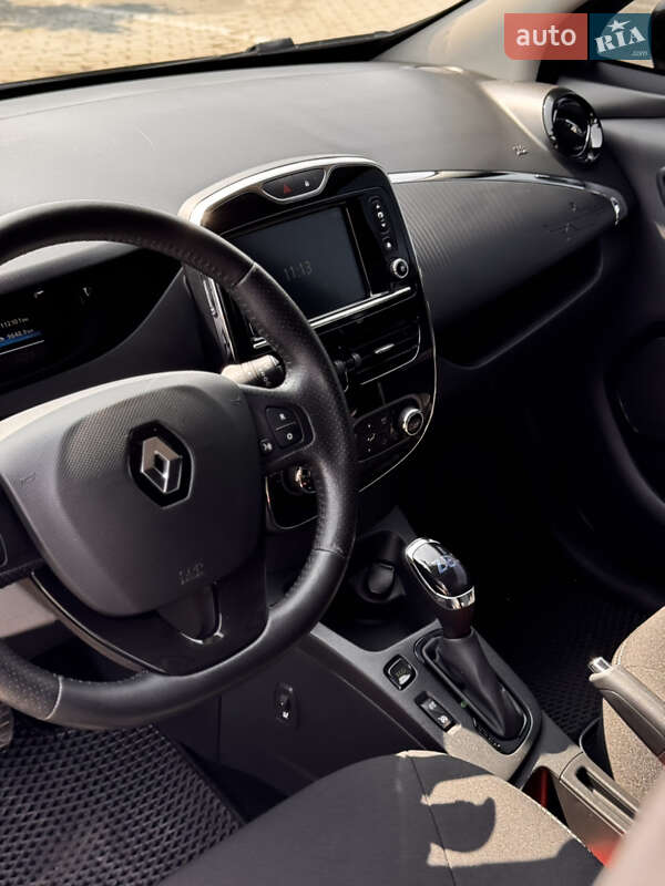 Хэтчбек Renault Zoe 2017 в Городке