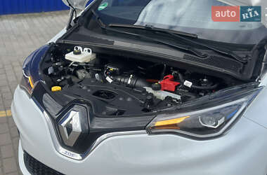 Хэтчбек Renault Zoe 2020 в 