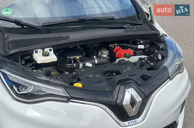 Хэтчбек Renault Zoe 2020 в 