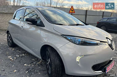 Хэтчбек Renault Zoe 2017 в 