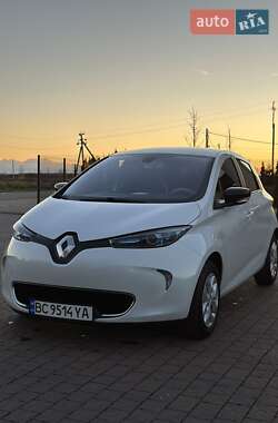 Хэтчбек Renault Zoe 2015 в 