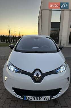 Хэтчбек Renault Zoe 2015 в 