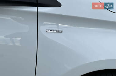 Хэтчбек Renault Zoe 2019 в 