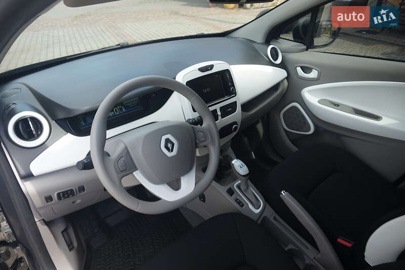 Хэтчбек Renault Zoe 2017 в Самборе