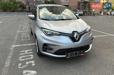 Хэтчбек Renault Zoe 2021 в 
