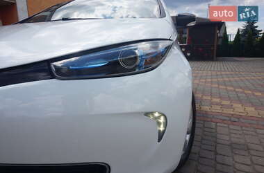 Хетчбек Renault Zoe 2016 в 