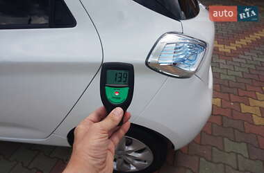 Хетчбек Renault Zoe 2016 в 