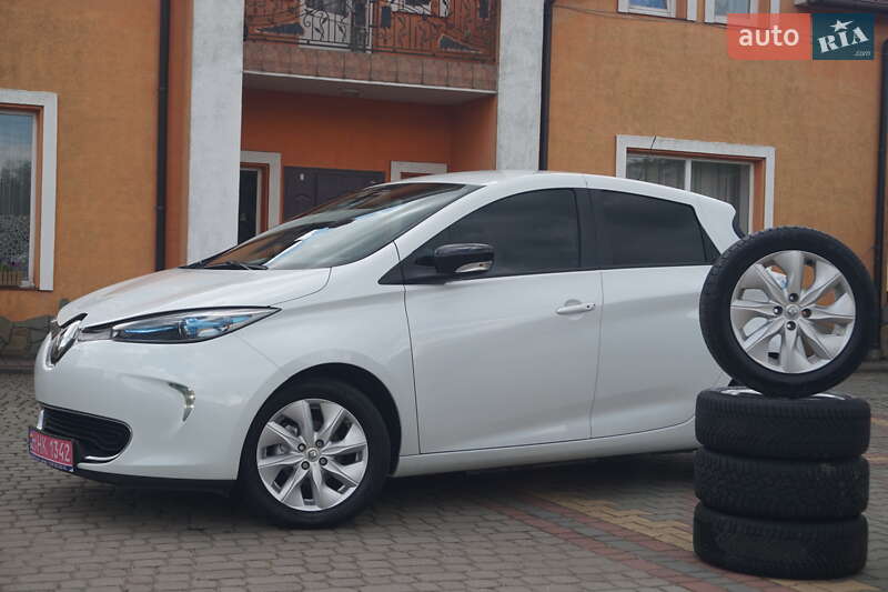 Хетчбек Renault Zoe 2016 в 
