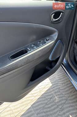 Хэтчбек Renault Zoe 2017 в 