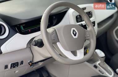 Хэтчбек Renault Zoe 2019 в 