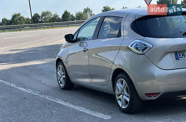 Хэтчбек Renault Zoe 2017 в 