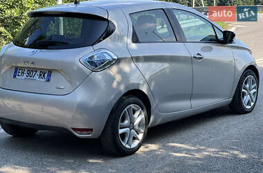 Хэтчбек Renault Zoe 2017 в 