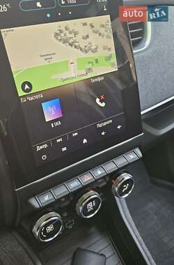 Хэтчбек Renault Zoe 2021 в 