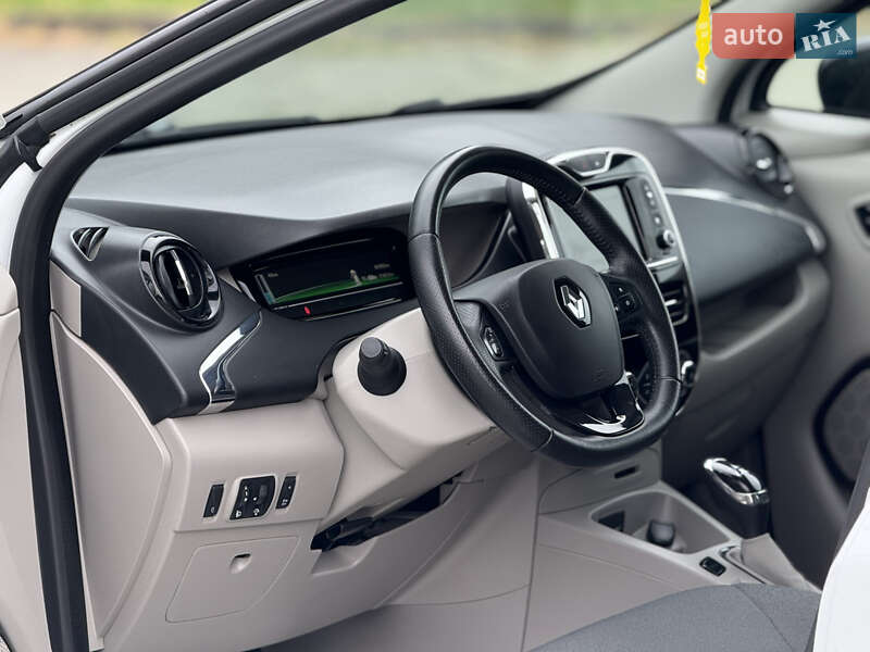 Хэтчбек Renault Zoe 2016 в Дубно