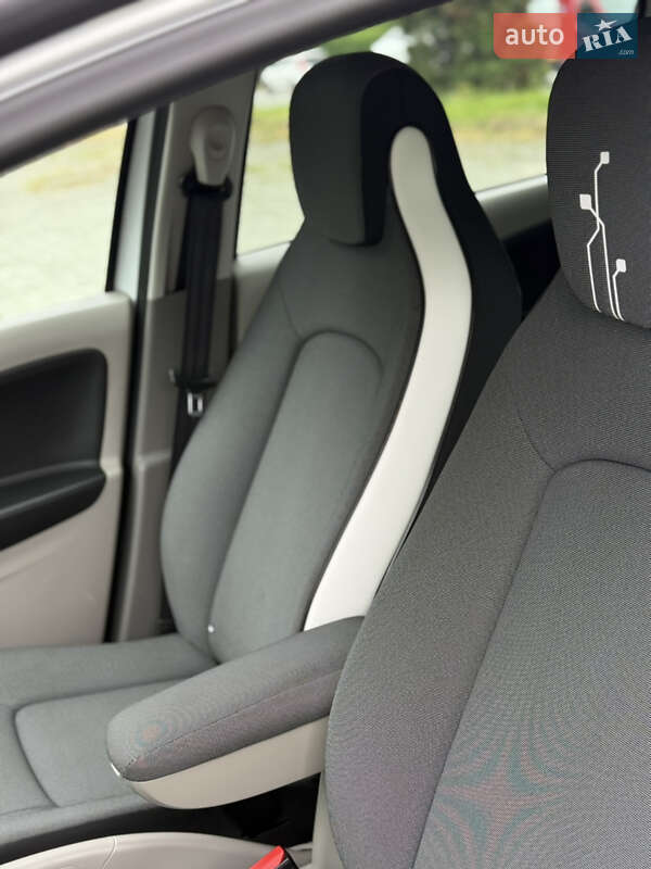 Хэтчбек Renault Zoe 2016 в Дубно