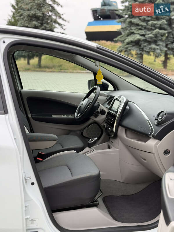 Хэтчбек Renault Zoe 2016 в Дубно