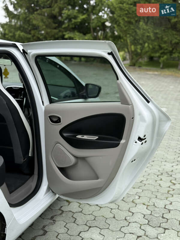 Хэтчбек Renault Zoe 2016 в Дубно