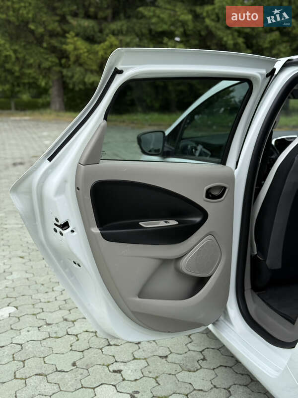 Хэтчбек Renault Zoe 2016 в Дубно