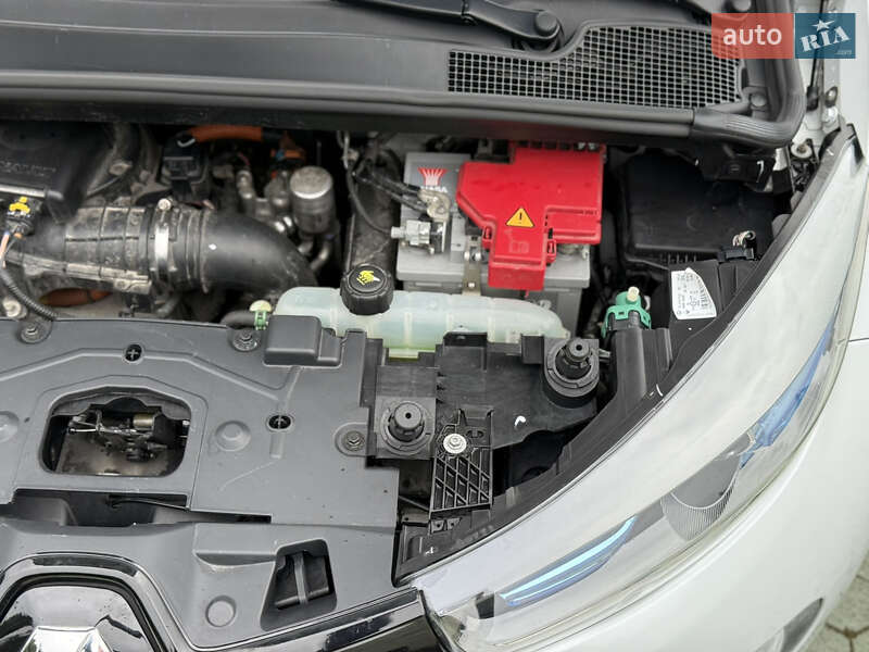 Хэтчбек Renault Zoe 2016 в Дубно