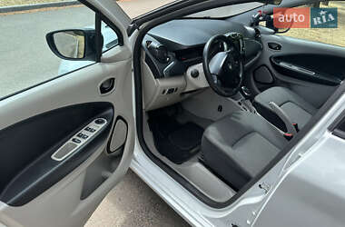 Хетчбек Renault Zoe 2016 в 