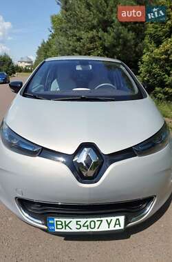 Хэтчбек Renault Zoe 2015 в 