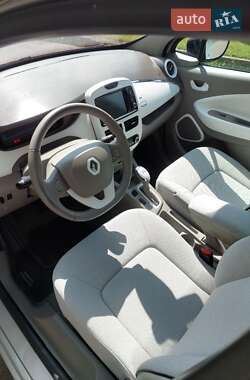 Хэтчбек Renault Zoe 2015 в 