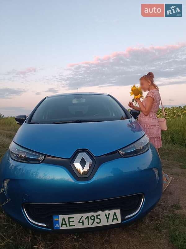 Хэтчбек Renault Zoe 2016 в Днепре фото 11 Хэтчбек Renault Zoe 2016 в Днепре
