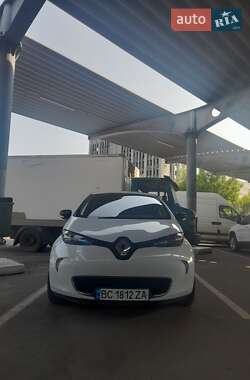 Хэтчбек Renault Zoe 2015 в 