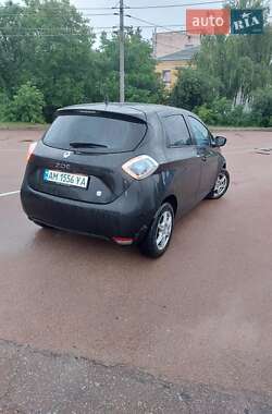 Хэтчбек Renault Zoe 2015 в 