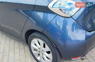 Хэтчбек Renault Zoe 2017 в 