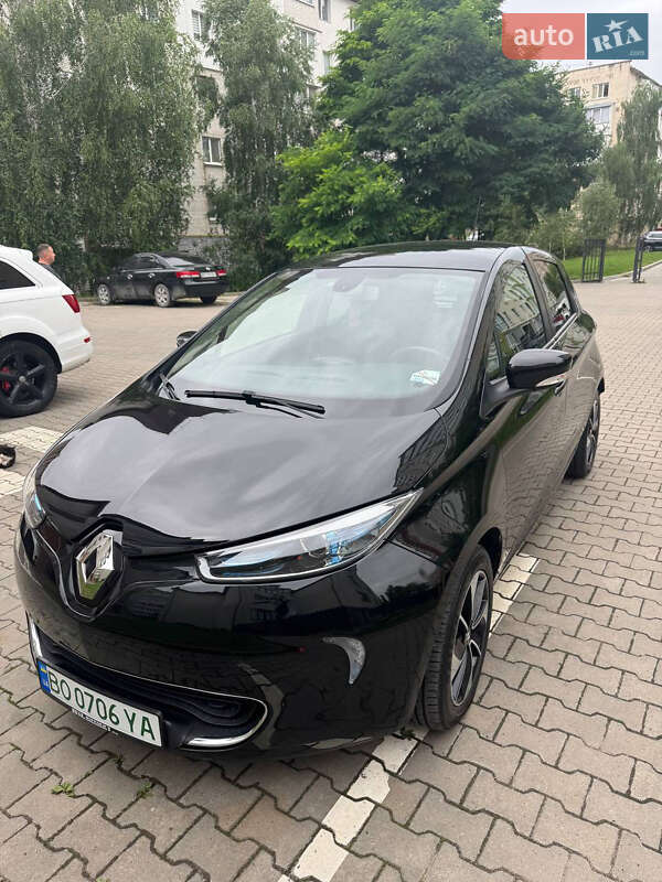 Хэтчбек Renault Zoe 2018 в 