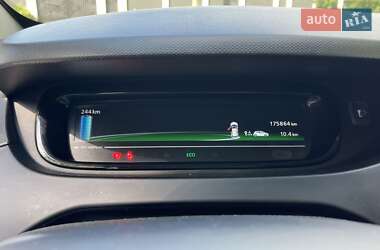 Хэтчбек Renault Zoe 2017 в 