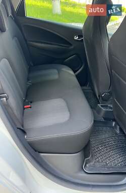 Хэтчбек Renault Zoe 2017 в 