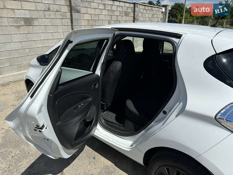 Хэтчбек Renault Zoe 2018 в Сарнах
