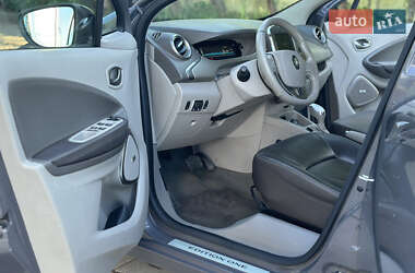 Хетчбек Renault Zoe 2016 в 