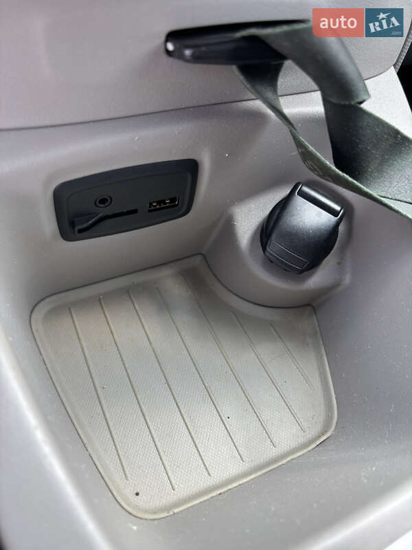 Хэтчбек Renault Zoe 2018 в Киеве фото 8 Хэтчбек Renault Zoe 2018 в Киеве