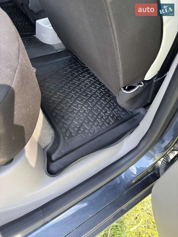 Хэтчбек Renault Zoe 2018 в Киеве фото 35 Хэтчбек Renault Zoe 2018 в Киеве